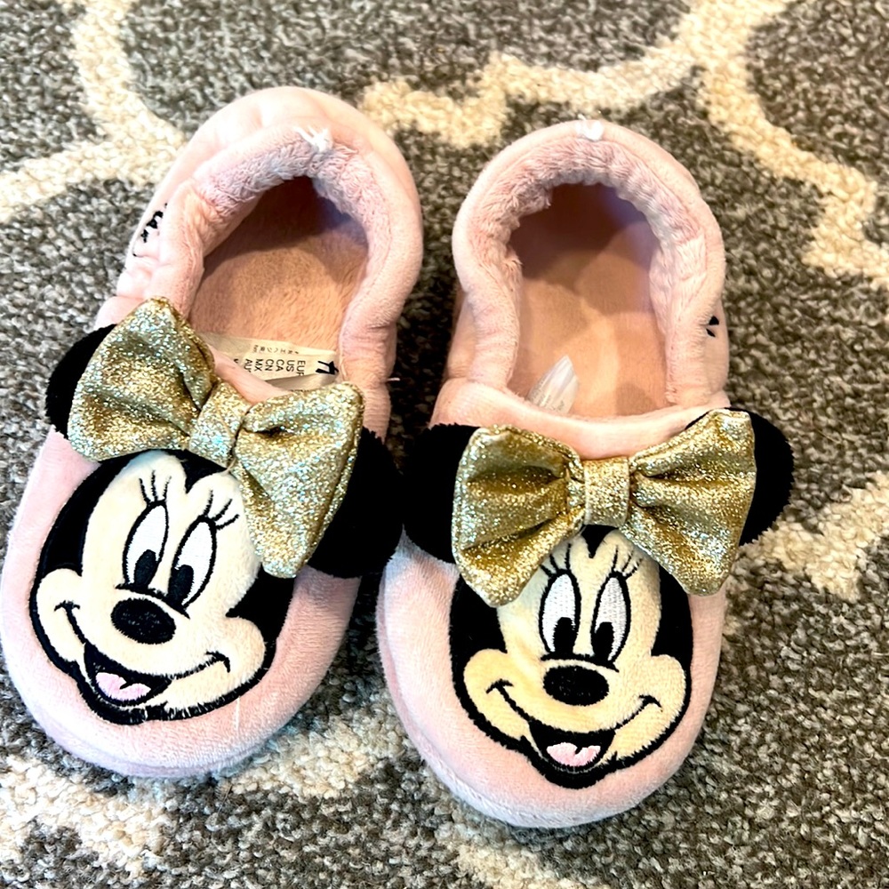 Minnie Mouse slippers